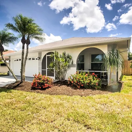 Naples Home With Lanai And Pool Near Vanderbilt Beach!